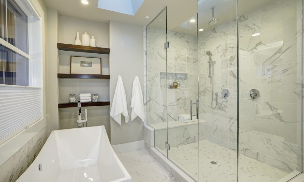 Amazing,White,And,Gray,Marble,Master,Bathroom,With,Large,Glass